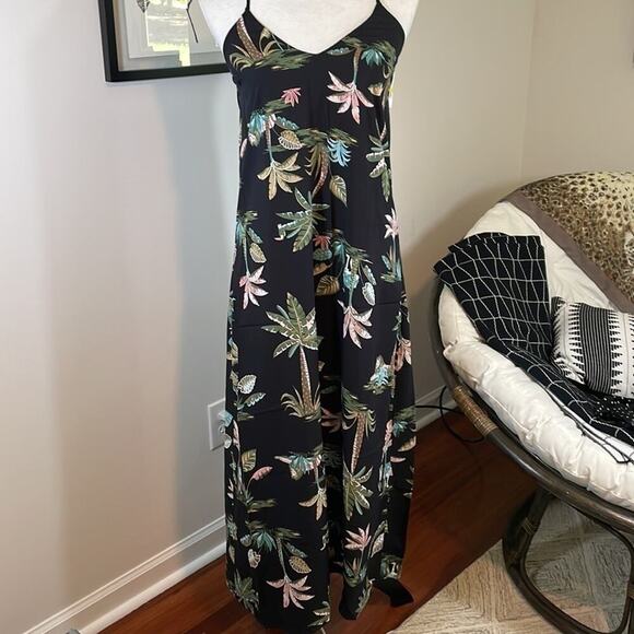 NWOT Old Navy strappy maxi sundress with tropical print - Picture 1 of 8